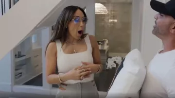 Gilet Simkhai Ramaina porté par Melissa Gorga comme on le voit dans Wife Swap : The Real Housewives Edition (S01E02)