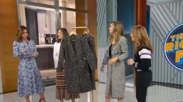 Karen Millen Jupe crayon taillée en tweed texturé portée par Rhiannon Ally comme on le voit dans Good Morning America le 7 novembre 2025