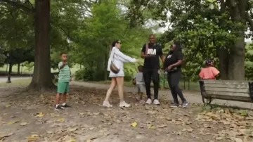 Louis Vuitton High Rise Monogram Bumbag porté par Melissa Gorga comme on le voit dans Wife Swap : The Real Housewives Edition (S01E02)