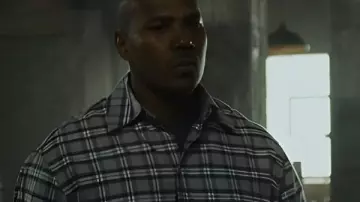 Power Book IV Force S03 Jenard Sampson Chemise à carreaux portée par Jenard Sampson (Kris D. Lofton) comme on le voit dans Power Book IV : Force (S03)