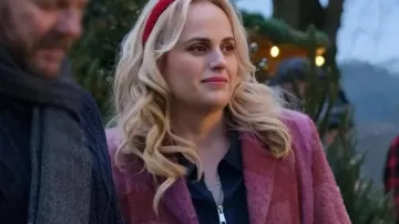 Manteau à carreaux Tinsel Town Rebel Wilson porté par Jill (Rebel Wilson) comme on le voit à Tinsel Town