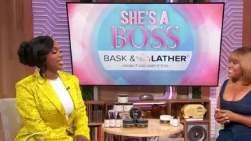 Blazer Akira Expensive To Be Me porté par Shaina Rainford comme on le voit à Sherri le 7 novembre 2025