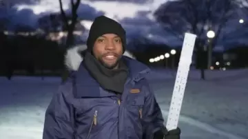 Columbia Barlow Pass TurboDown™ II Doudoune imperméable portée par Shaquille Brewster comme on le voit dans Today le 10 novembre 2025