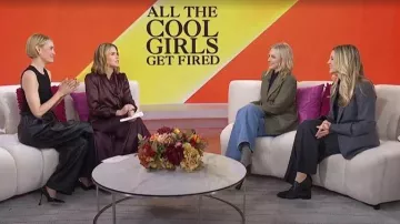 El Blazer de Doble Botonadura Newark de Frankie Shop usado por Laura Brown como se ve en Today with Jenna & Friends el 10 de noviembre de 2025