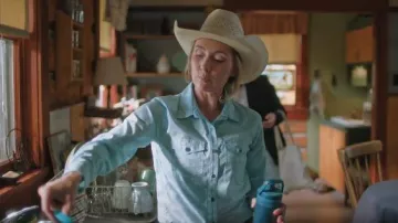 Ariat Western VenTek Stretch Shirt worn by Amy Fleming (Amber Marshall) as seen in Heartland (S19E06)