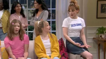 Theory L Paper Skirt worn by Ashley Padilla as seen in Saturday Night Live (S51E05)