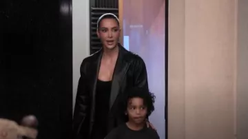 Top Skims à manches longues porté par Kim Kardashian comme on le voit dans The Kardashians (S07E03)