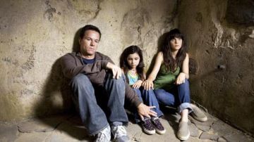 The Vans shoes to the grounds of Jess (Ashlyn Sanchez), the daughter of Zooey Deschanel in Phenomena