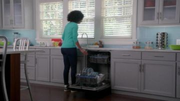 Les baskets montantes grises de Rain­bow John­son (Tra­cee El­lis Ross) dans Black-ish