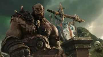 The hammer of Orgrim doomhammer (Robert Kazinsky) in Warcraft : The beginning