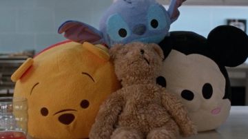 La peluche Mickey de Diane John­son (Mar­sai Mar­tin) dans Black-ish