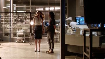 Las zapatillas amarillas de Reverb / Cisco Ramón (Carlos Valdés) en The Flash