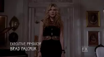 La robe de Misty Day (Lily Rabe) dans Ame­ri­can hor­ror story