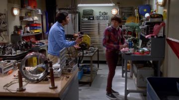 Sneakers Vans classic slip-on low gray of Howard Wolowitz (Simon Helberg) The Big Bang Theory S09E10