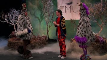 les slip-on damier de Dez (Ca­lum Wor­thy) dans Aus­tin & Ally