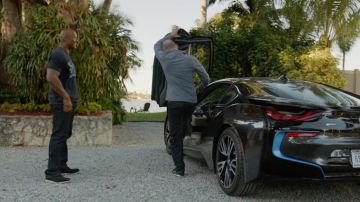 Las zapatillas blancas y negras de Spencer Strasmore (Dwayne Johnson) en Ballers