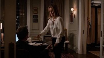 White coat, Derek Lam, Elizabeth McCord (Téa Leoni) in Madam Secretary S03E02