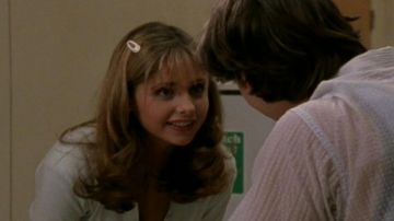 barette hair of Buffy ( Sarah Michelle Gellar) in Buffy the vampire slayer