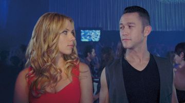 The red dress sexy Barbara Sugarman (Scarlett Johansson) in " Don Jon