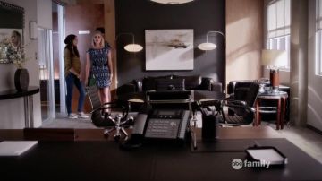 Sneakers grey and white of Spencer in Pretty Little Liars