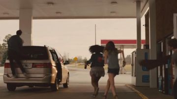 Shoes low black and white in the film Paper Towns