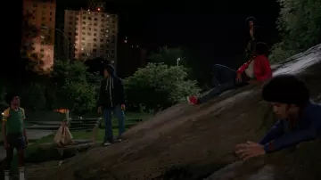 Les sneakers Puma suede rouges de Shaolin Fantastic (Shameik Moore) dans The Get Down S01E01