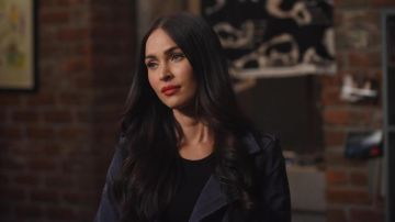 Chaqueta BLANKNYC de Reagan (Megan Fox) en New Girl S06E21