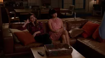 La robe rose by Rebecca Talor de Cece Pa­rekh (Han­nah Si­mone) dans New Girl S06E21