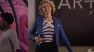 le perfecto bleu de Alice (Jenna Elf­man) dans Ima­gi­nary Mary