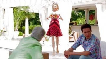 La robe Lanvin de Lacy dans Royal Pains S06E11