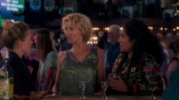 The green dress spangled Juliette (Alexandra Lamy) in The embarrassment of the choice