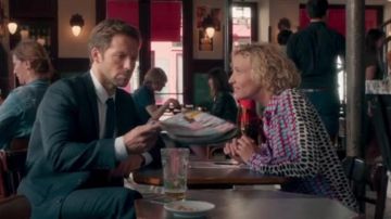 shirt multi patterned Juliet (Alexandra Lamy) in The embarrassment of the choice