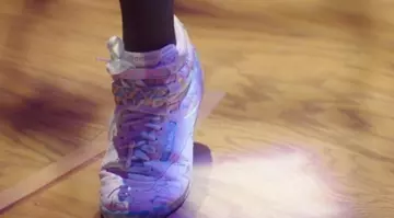 Les sneakers montantes à motifs de Kate Ellis (Tina Fey) dans Sisters
