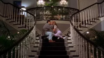 Les sneakers basses blanches de Cher dans Clueless