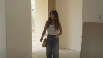 Miu Miu Wander Wicker Wicker Top Handle Bag porté par Alison Victoria comme on le voit dans Sin City Rehab (S01E08)