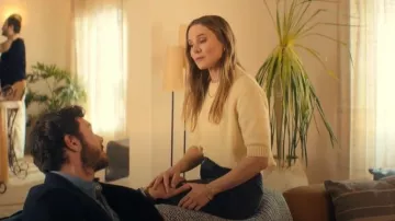 Abercrombie & Fitch Curve Love Ultra High Rise 90s Straight Jean worn by Joanne (Kristen Bell) as seen in Nobody Wants This (S02E03)