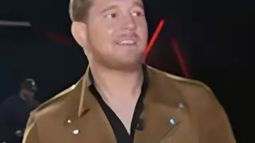 Michael Bublé Access Hollywood Brown Biker Jacket vu dans Access Hollywood