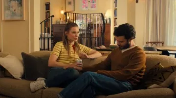 Converse Chuck Taylor® All Star® Lift High Top Platform Sneaker portée par Joanne (Kristen Bell) comme on le voit dans Nobody Wants This (S02E04)