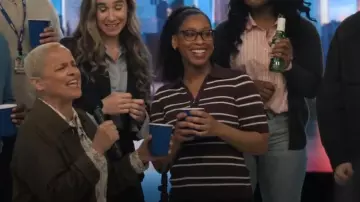 Haut A.L.C. Cooper porté par Christina 'Chris' Hunter (Nicole Beharie) vu dans The Morning Show (S04E07)