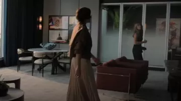 Elisabetta Franchi Jupe Femme En Or portée par Céline Dumont (Marion Cotillard) vue dans The Morning Show (S04E08)