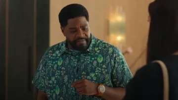 Wildfang The Essential Button Up worn by Howard (Ron Funches) as seen in Loot (S03E06)