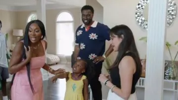 Polos de punto de buey usados por Edward Osefo como se ve en Wife Swap: The Real Housewives Edition (S01E04)