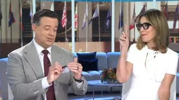 Scanlan Theodore Crepe Knit Cravat Top worn by Savannah Guthrie as seen in Today on November 11, 2025