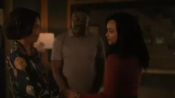 Aritzia Wilfred Shelly Cardigan worn by Det. Lena Silver (Sonequa Martin-Green) as seen in Boston Blue (S01E04)