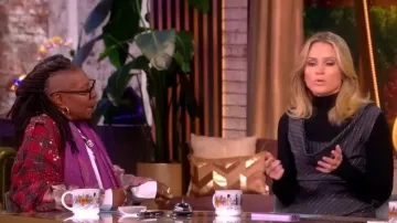 Prabal Gurung Robe fourreau froncée à fines rayures portée par Sara Haines comme on le voit dans The View le 11 novembre 2025