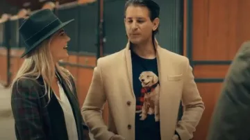 Jersey de cachemira con estampado gráfico de perro de Polo Ralph Lauren usado por Ollie Locke como se ve en Made in Chelsea (S30E07)