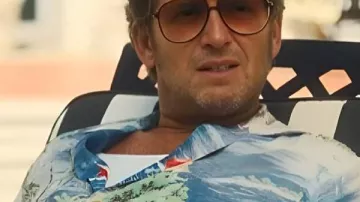 Camiseta de palmeras Josh Lucas Palm Royale S02
