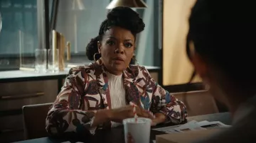 Tahari ASL Printed Notch Collar One Button Blazer worn by Nadine (Yvette Nicole Brown) as seen in Matlock (S02E03)