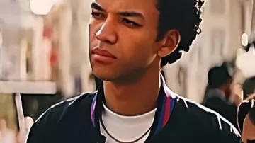 Now You See Me : Now You Don’t Justice Smith Veste Letterman portée par Charlie (Justice Smith) comme on le voit dans Now You See Me : Now You Don’t