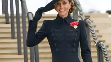Abrigo de Kate Middleton para el Servicio de Recuerdo del Día del Armisticio 2025